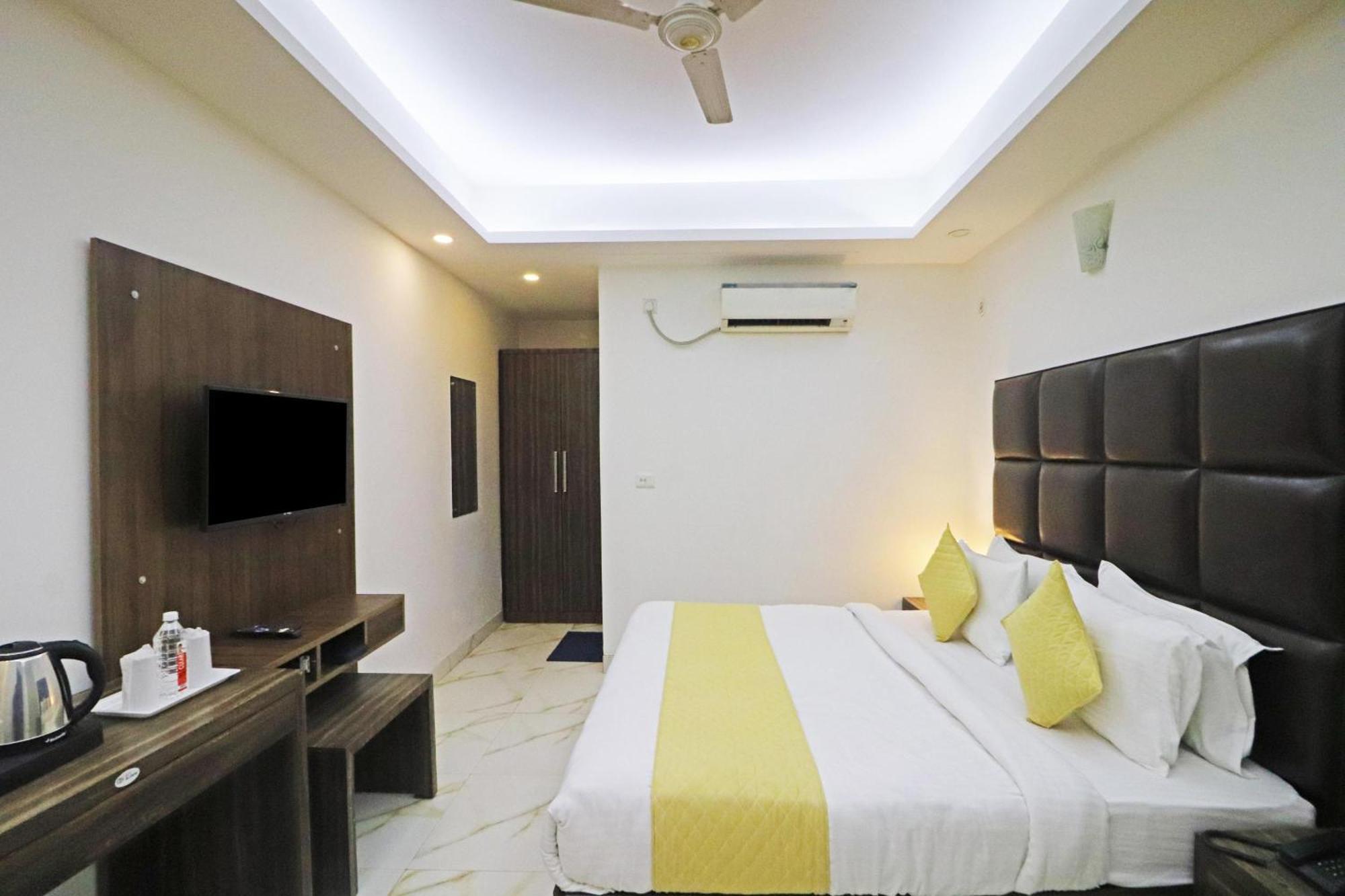 Hotel Mayda Prime Near Delhi Airport Нью-Дели Экстерьер фото