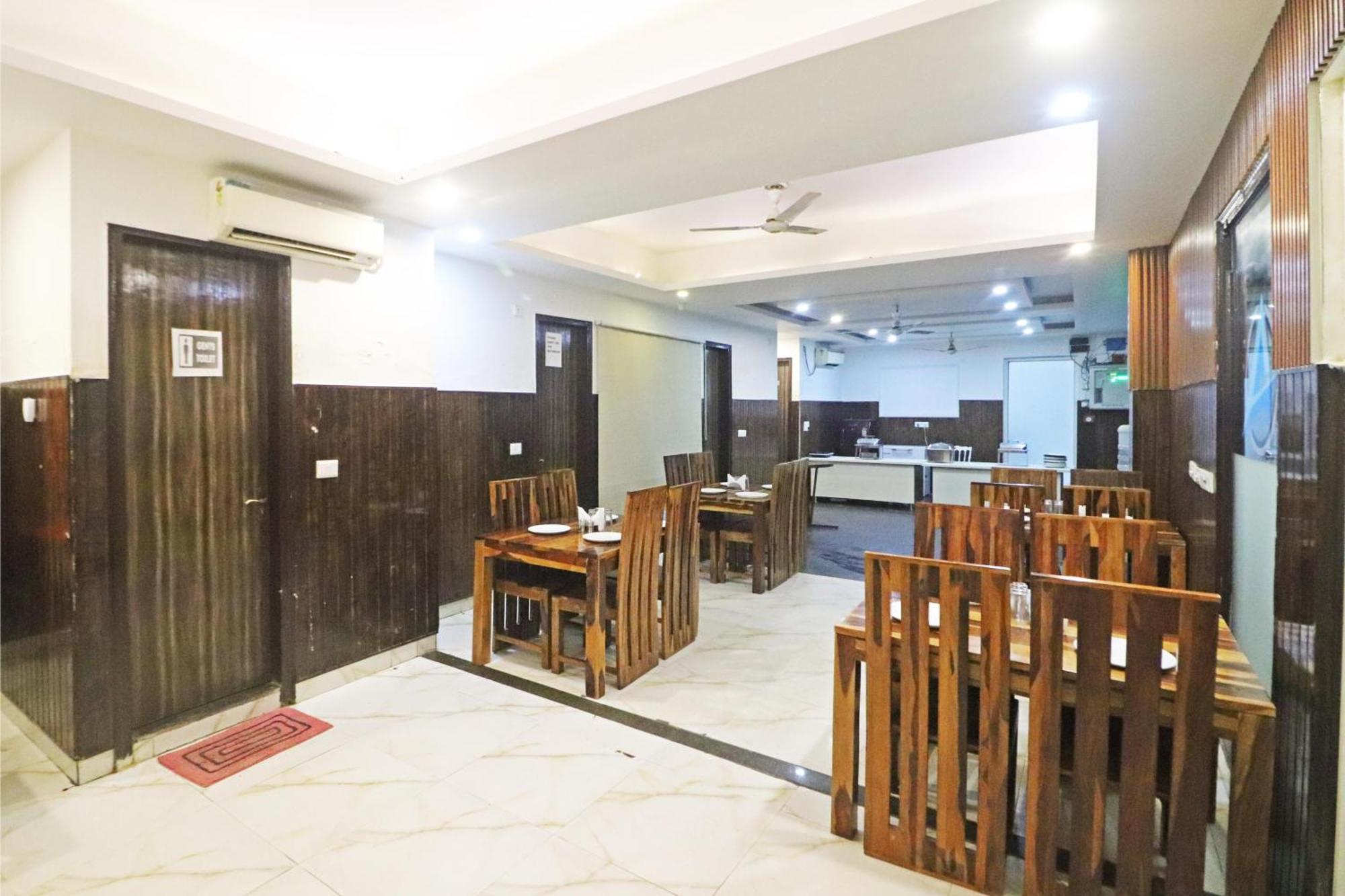 Hotel Mayda Prime Near Delhi Airport Нью-Дели Экстерьер фото