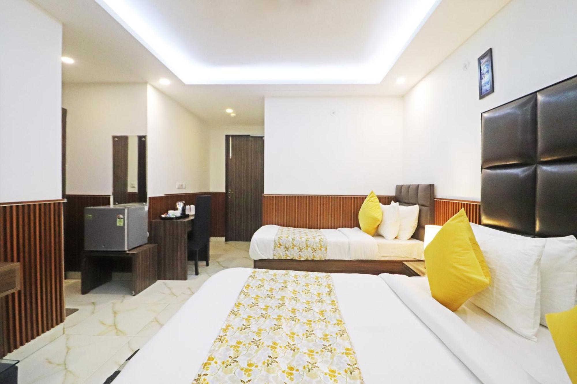 Hotel Mayda Prime Near Delhi Airport Нью-Дели Экстерьер фото