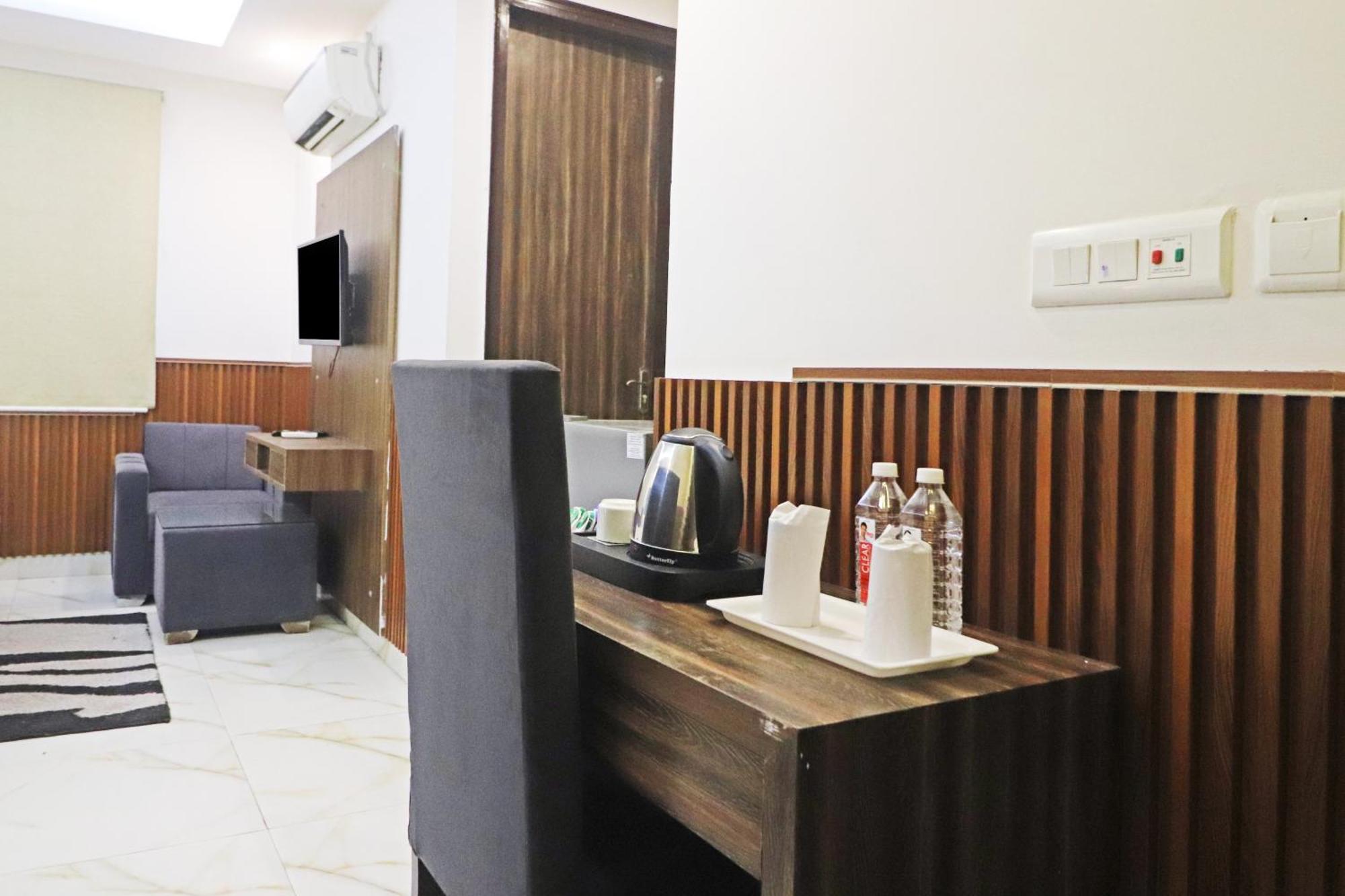 Hotel Mayda Prime Near Delhi Airport Нью-Дели Экстерьер фото