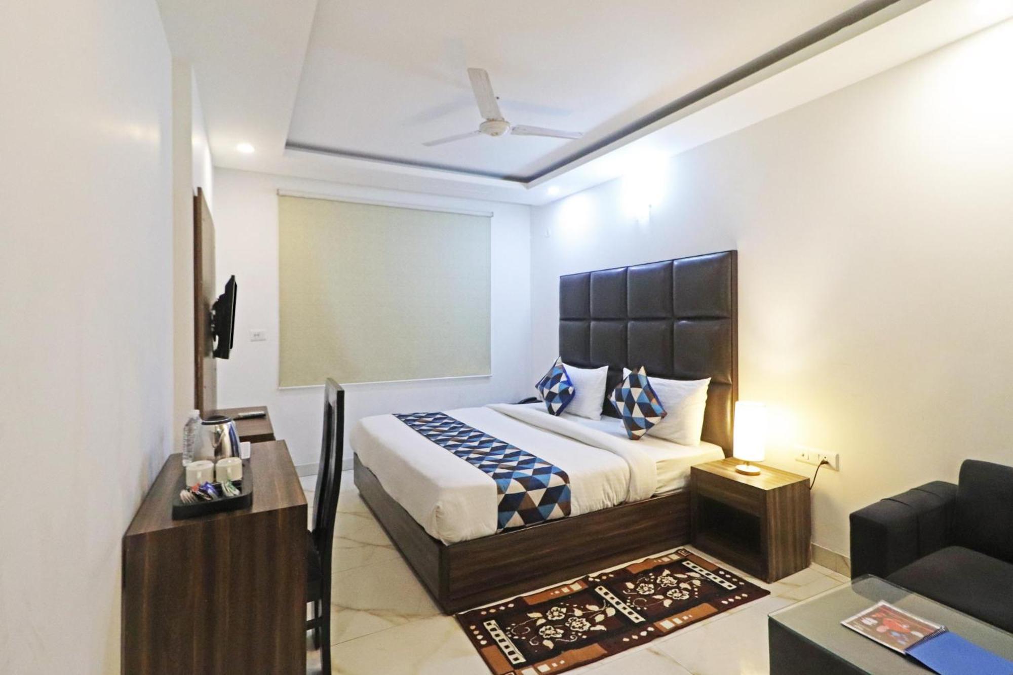 Hotel Mayda Prime Near Delhi Airport Нью-Дели Экстерьер фото