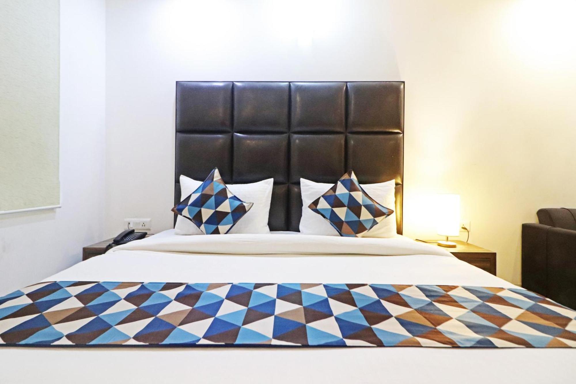 Hotel Mayda Prime Near Delhi Airport Нью-Дели Экстерьер фото