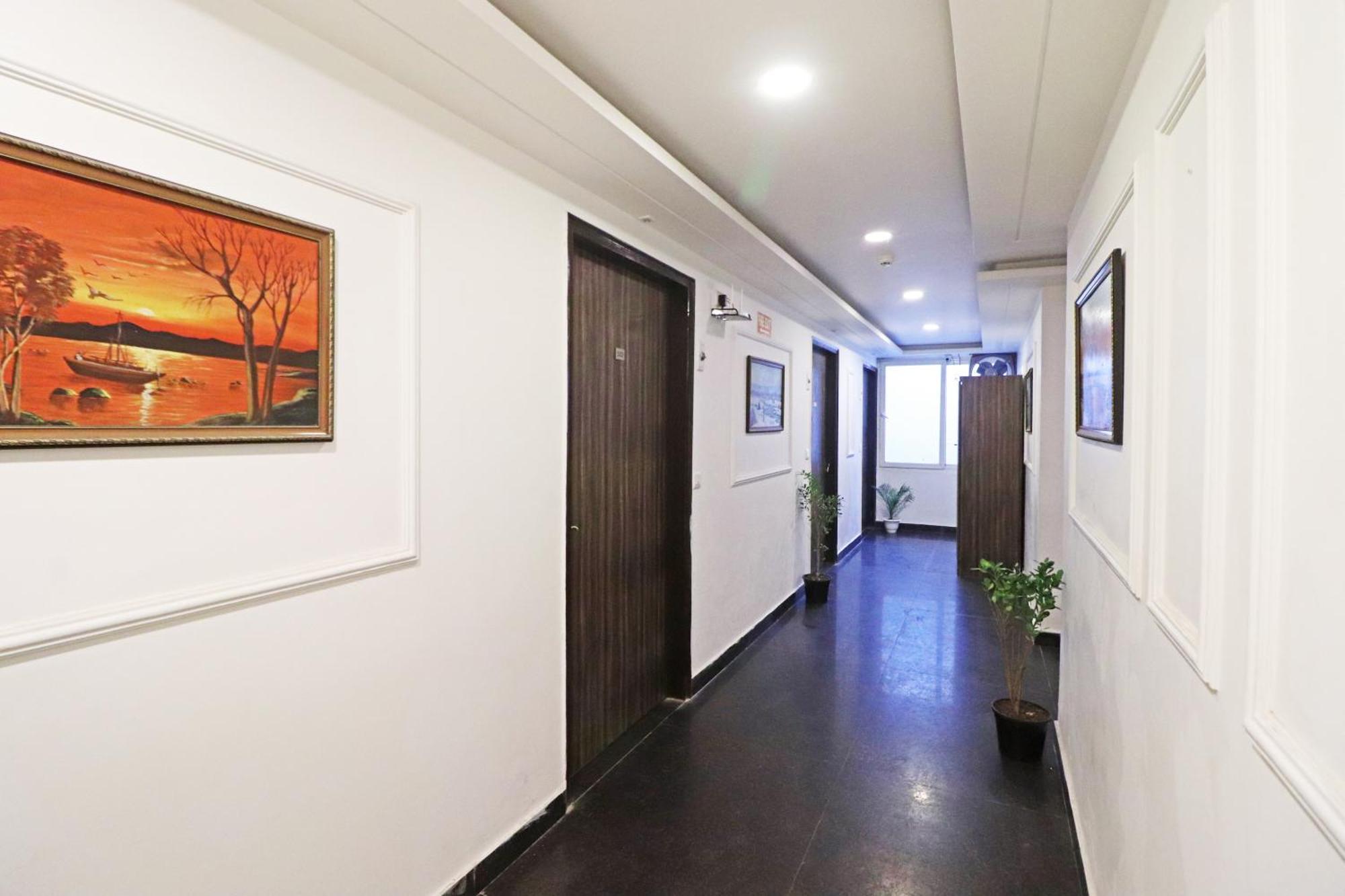 Hotel Mayda Prime Near Delhi Airport Нью-Дели Экстерьер фото